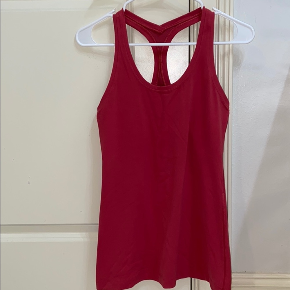 red lululemon workout tank
